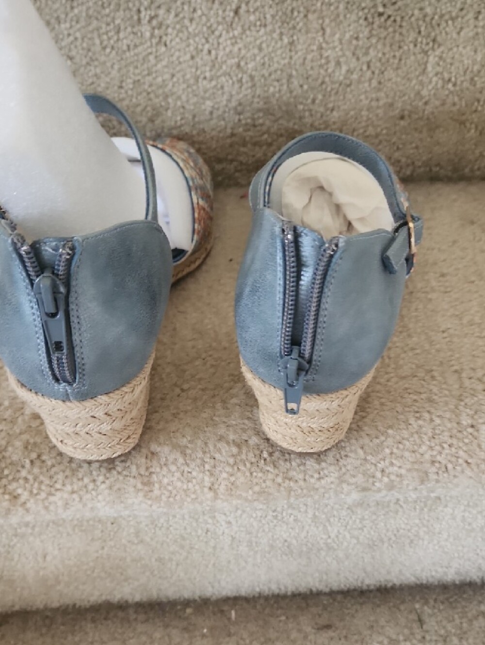 easy street Size  10W Pastel Woven Espadrille with Metallic Blue Ankle Strap Nib - Picture 4 of 5